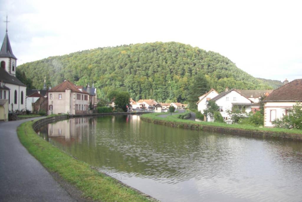 Gite Du Canal Lutzelbourg Ngoại thất bức ảnh